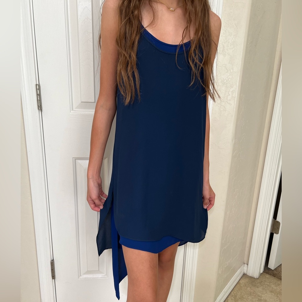 Blue and black midi dress. BCBGMAXAZRIA. Great condition. XXS.
